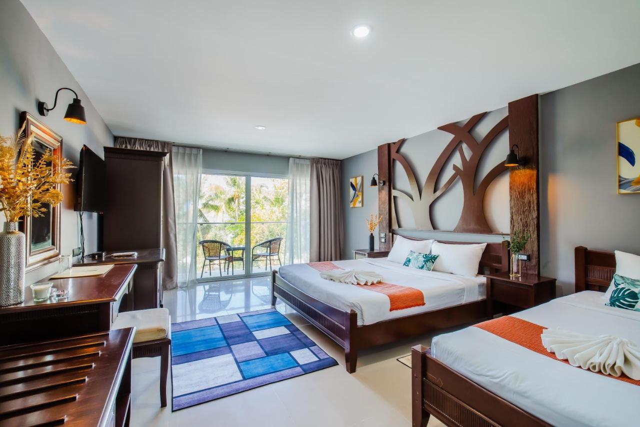 Time Out Hotel Patong Exterior photo